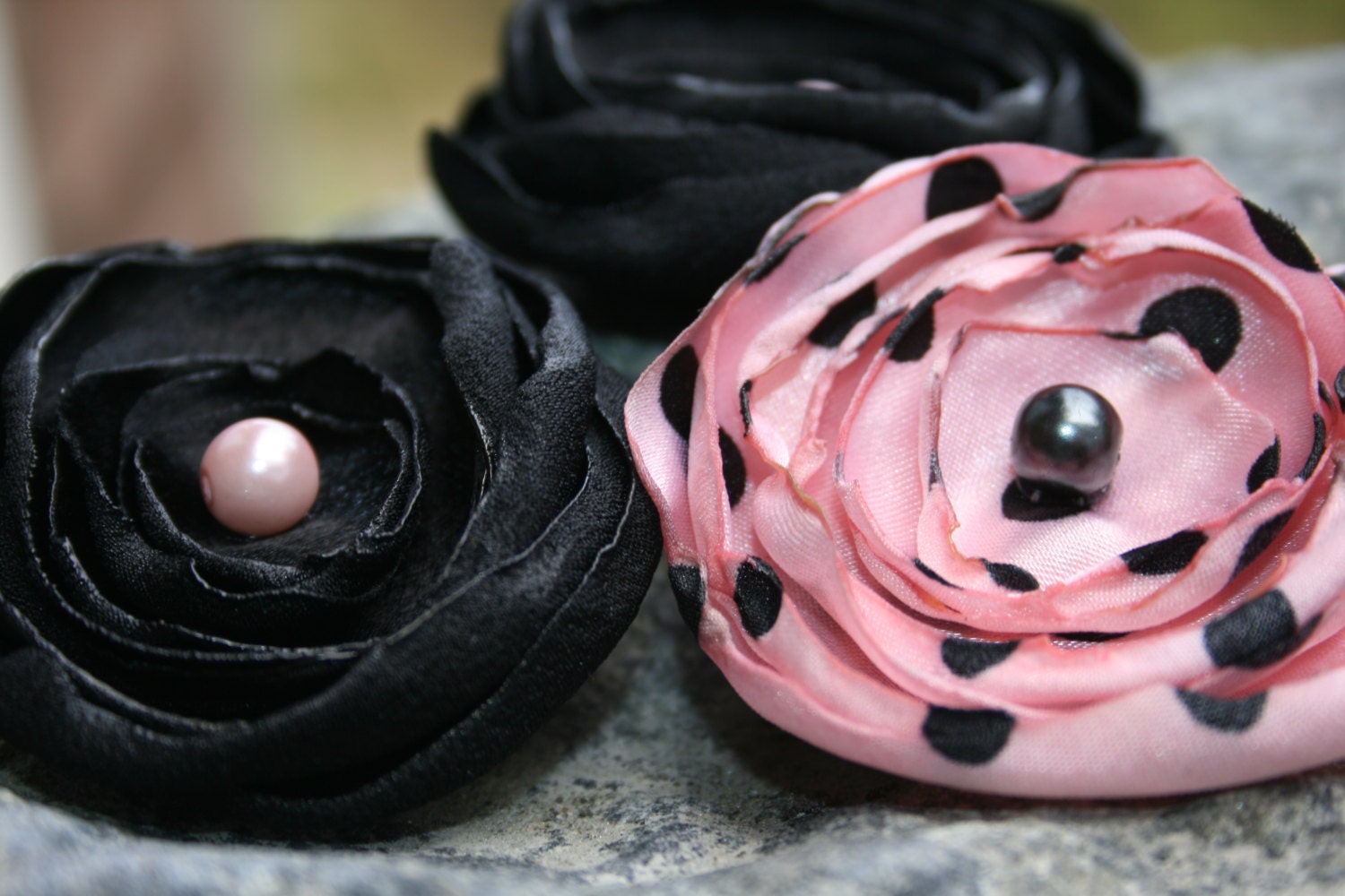 Satin hair flowers, polka dot flowers, headband flowers, photo prop, pin up girl flowers, pink and black hair flower, pageant hair clips. - RockabillyBabyPlace