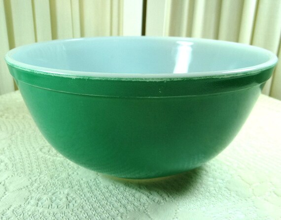 Items similar to Vintage Green Pyrex Nesting Mixing Bowl on Etsy
