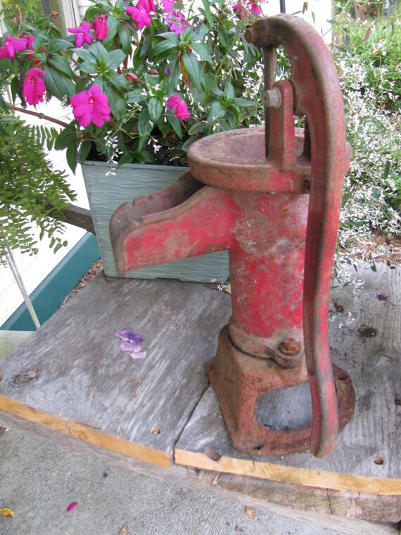 Primitive Vintage Water Well Pump Home Garden Décor by VintageABCs
