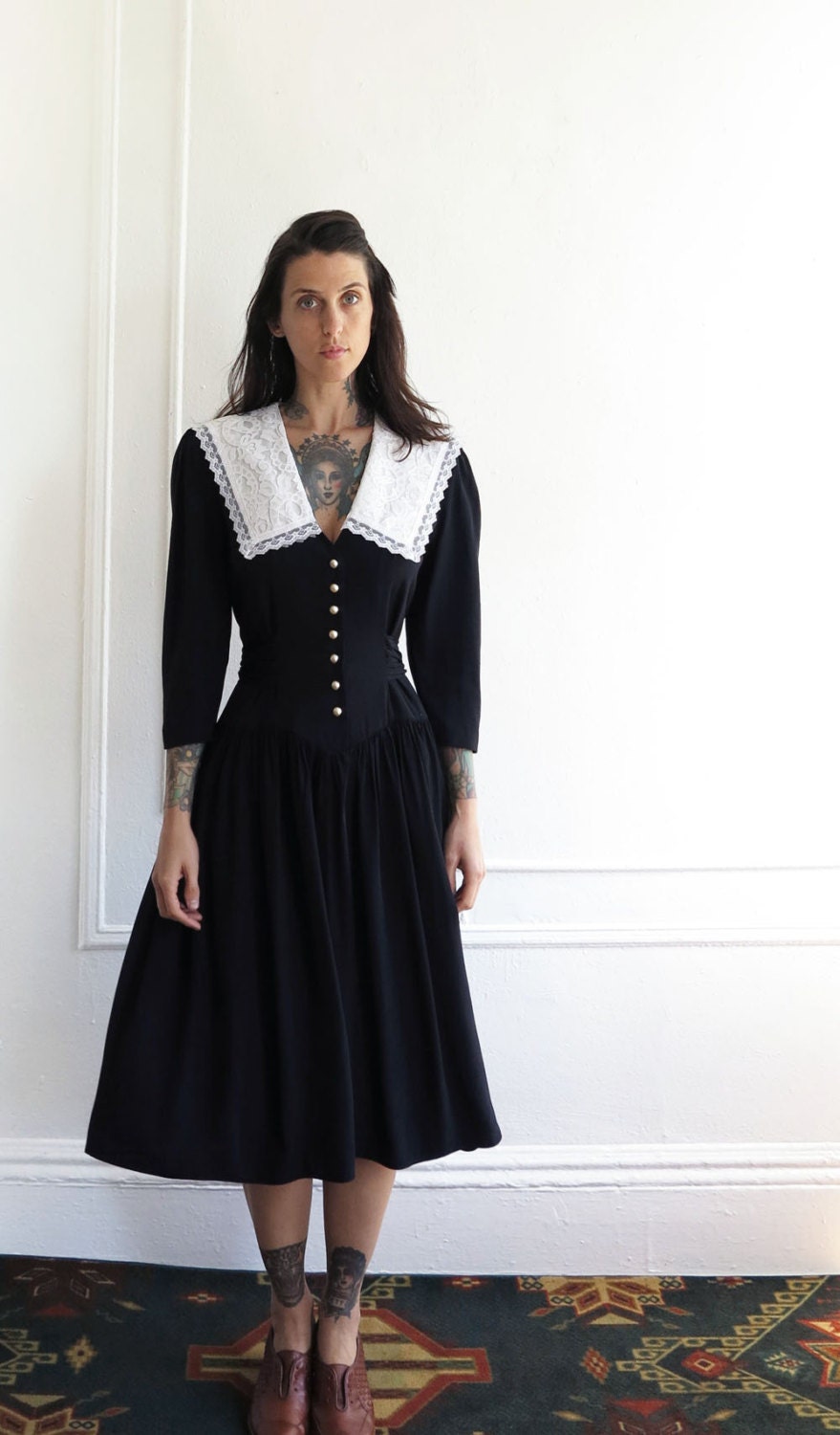 vintage black pilgrim dress// lace collar schoolgirl// small medium - AdieHolly