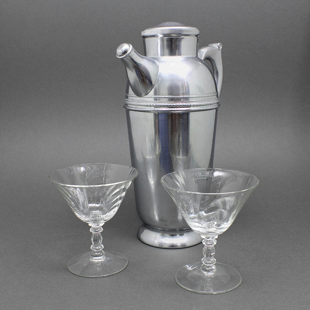 Krome-Kraft Deco Cocktail Pitcher, Farber Bros., Art Deco / Hollywood Regency Style, Chrome Cocktail Shaker / Pitcher, ca. 1940s - ZoeDesignsVintage