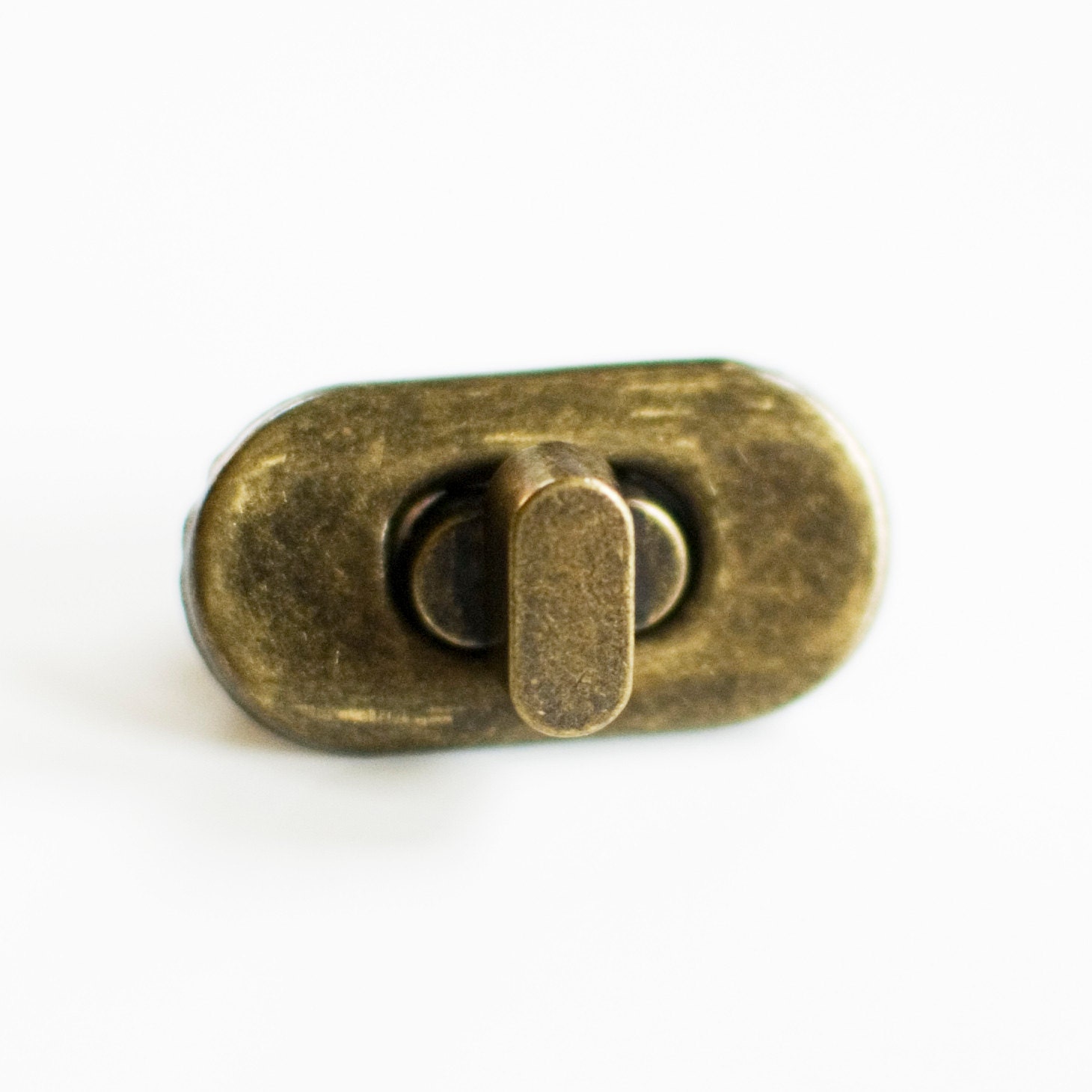Twist Lock Hardware Antique Brass Set of 5 by JennaLouDesigns