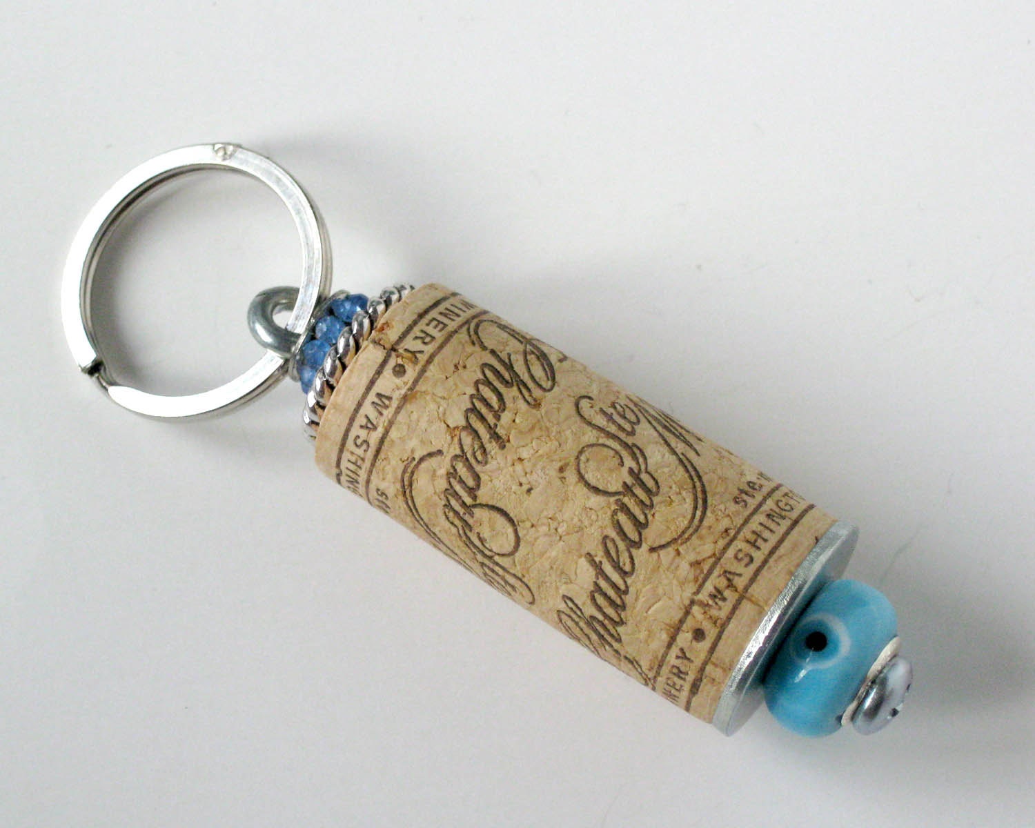 Wine cork keychain // Keychain with bead // Cork by lizkingdesigns