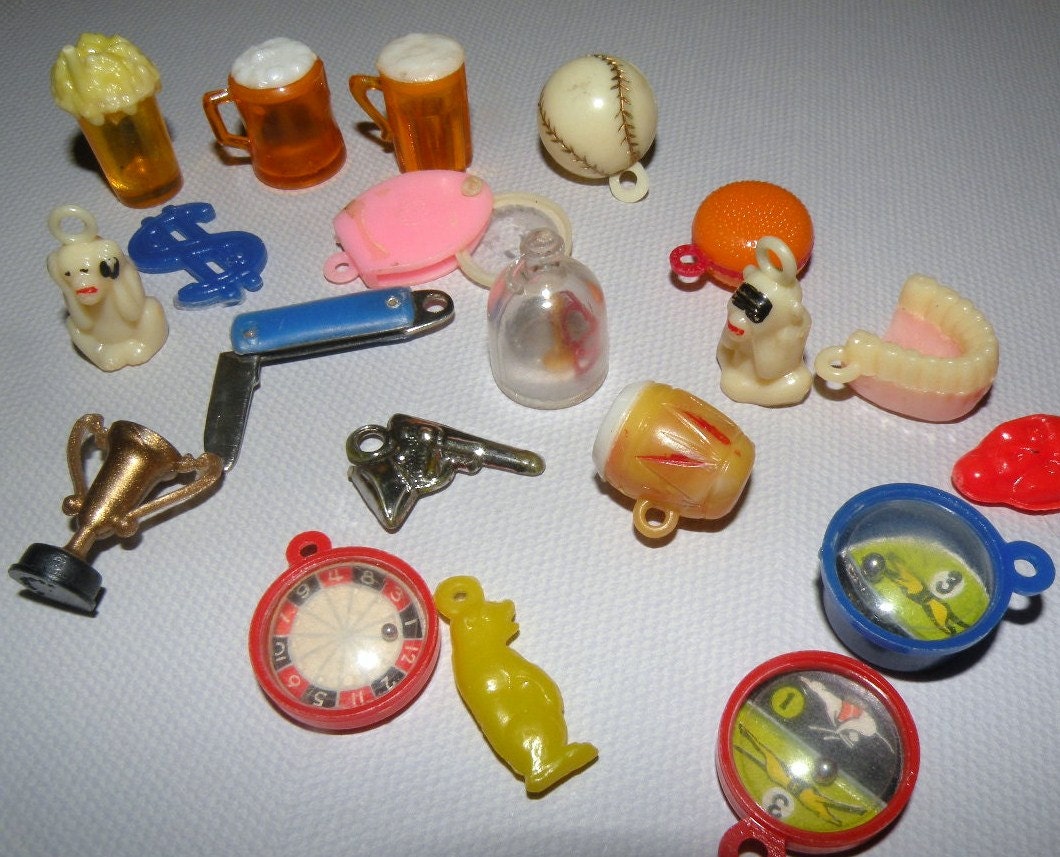 Vintage Cracker Jack Toy Lot with 20 pieces by BarbieandFriendsVtg