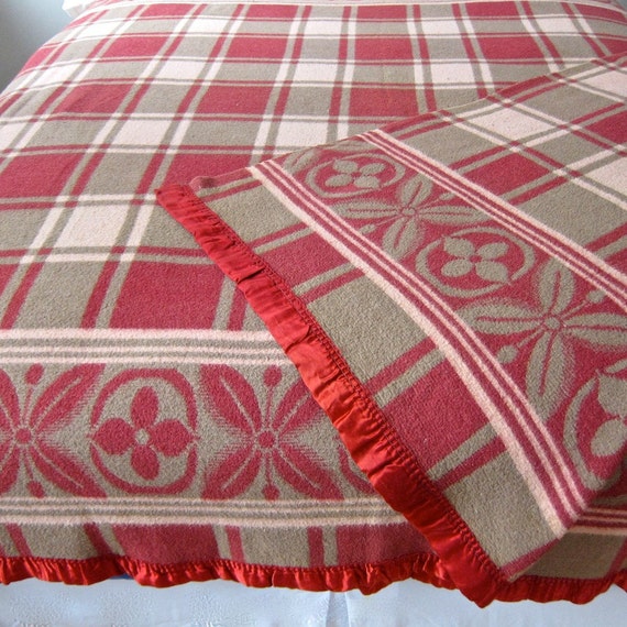 Vintage Esmond Cotton Camp Blanket Double by BarkingSandsVintage