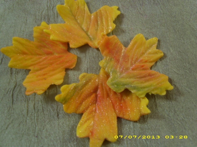 Gumpaste Autumn Leaves - confectionerygarden