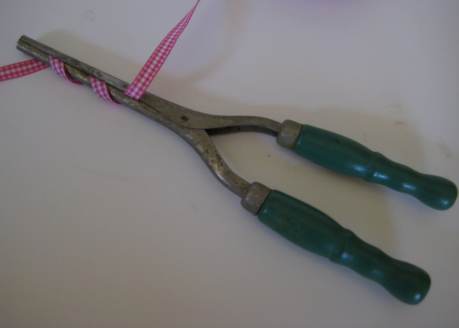 Items similar to Early 1900s Antique Curling Iron Collectable on Etsy