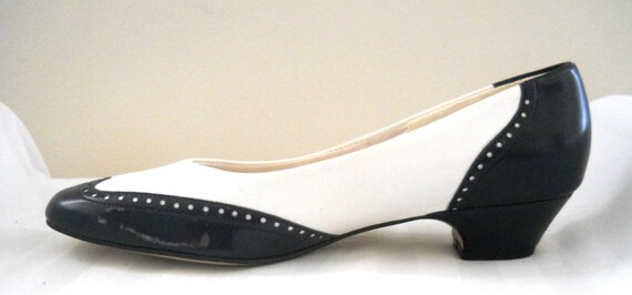 Womens Spectator Shoes Blue and White Wing by SecondhandObsession