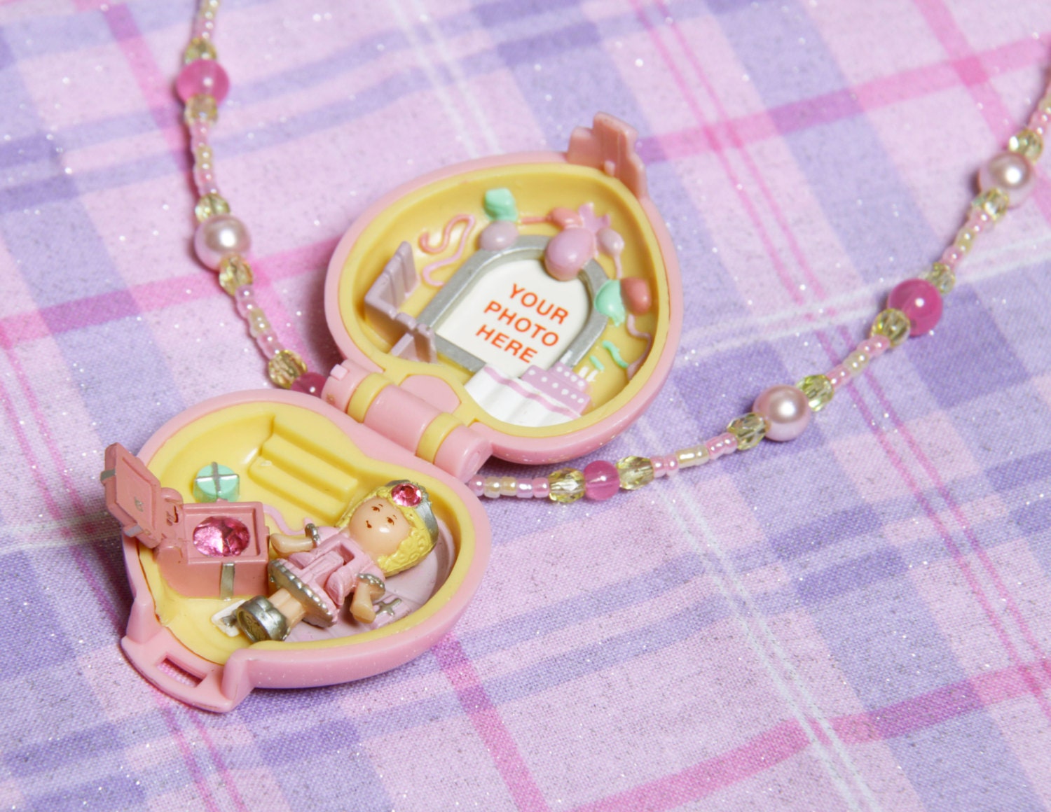 Vintage 1992 Pretty Present Polly Pocket by GrungeMuffinDesigns