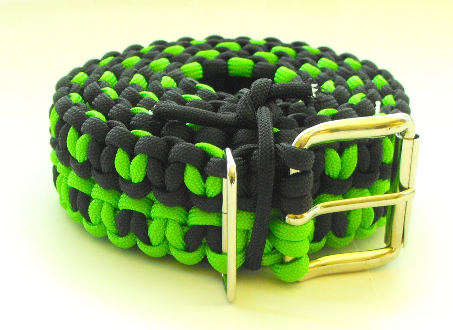 Items similar to CrissCross Solomon Weave Paracord Belt on Etsy