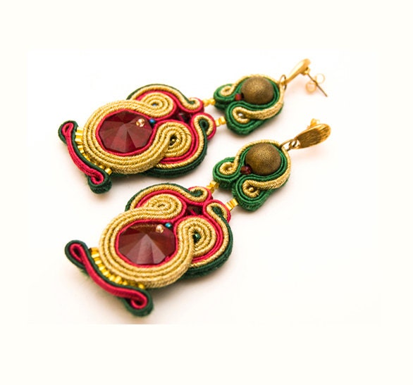 Egyptian embroidered gold earrings with Swarovski crystals, soutache (ruby, emeralnd green and gold) - MANUfakturamaanuela
