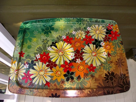 Vintage TV trays Metal folding stand, table, set of two flowered 