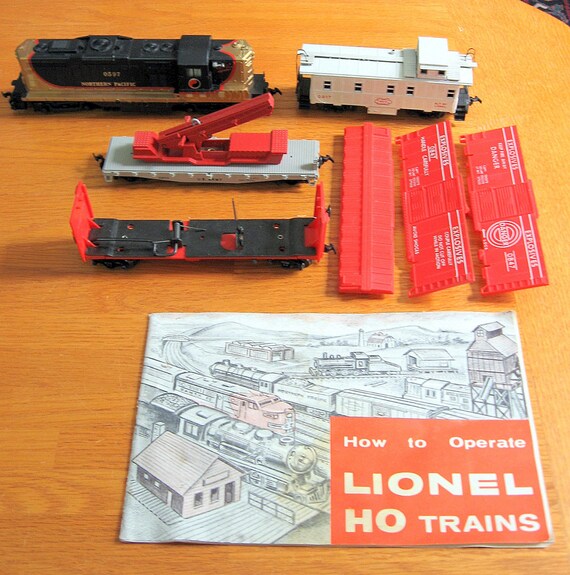 1950s60s Set of 4 Lionel Train Cars HO Scale by ToysnSuch on Etsy