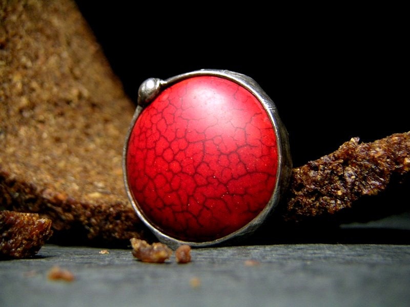 RED Ring - Big Ring - Green Howlite Ring - Tiffany Technique - AMW ATELIER - AMWatelier