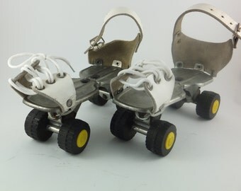 Jet Set Roller Vintage Soviet / Russian Metal Roller SKATES