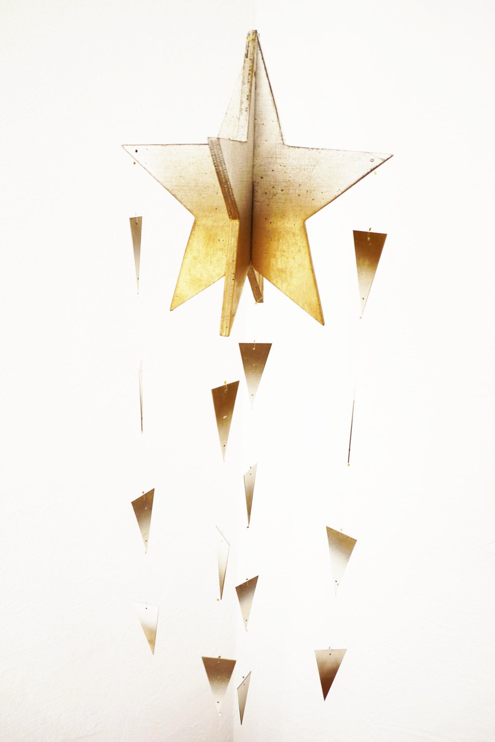 Golden shooting star Christmas decoration, ombre/ fading colors gold and white. LIMITED EDITION - LaNiqueHOME