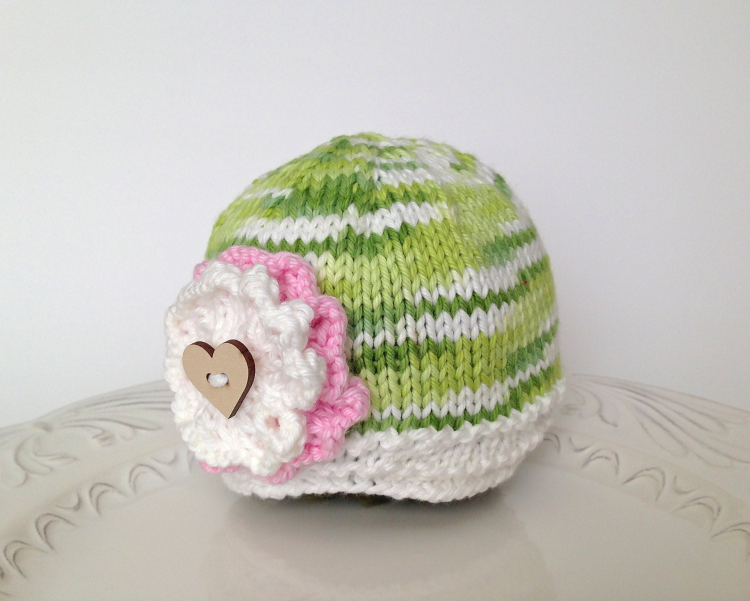Hat for baby girl with flower- hand knitted 100% cotton, ready to ship - TinyLoveGifts