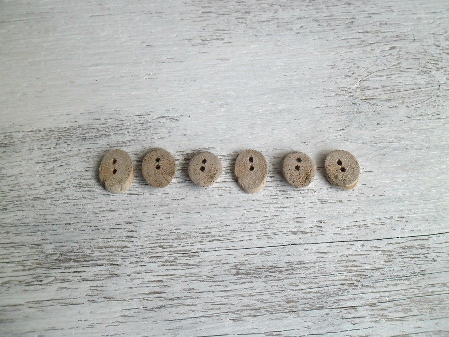 Rustic handmade wood buttons - recycled wood 1 inch buttons - TheSoulofheRose