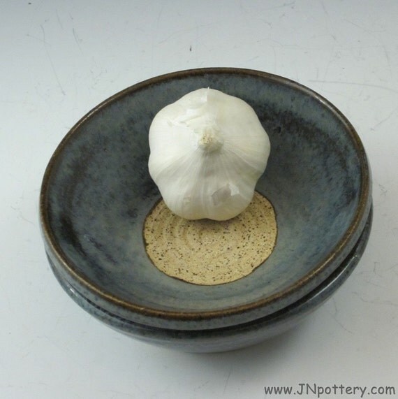 Ceramic Garlic Grater Bowl Stoneware Grating Dish by JNpottery