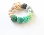 Green and grey one nursing bracelet, rattle for baby. Teething ring toy with crochet wooden beads. - nihamaj