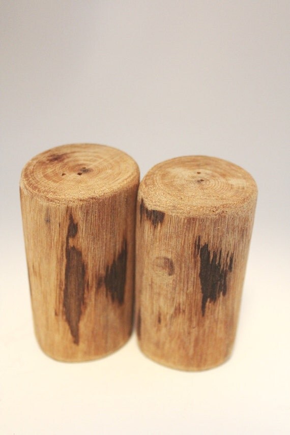 Small Salt and Pepper shakers Reclaimed wood by BessiesCreations