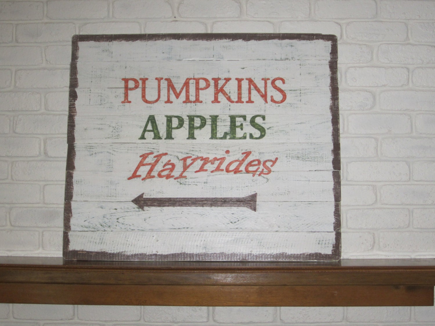 Perfect sign for fall decorating.  Yesteryear look in this sign on whitewash pallet wood. - WoodHound