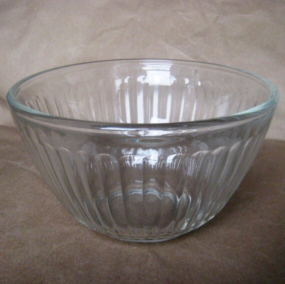 Items similar to Ribbed Glass Pyrex Mixing Bowl, 3 cup/750 ml on Etsy