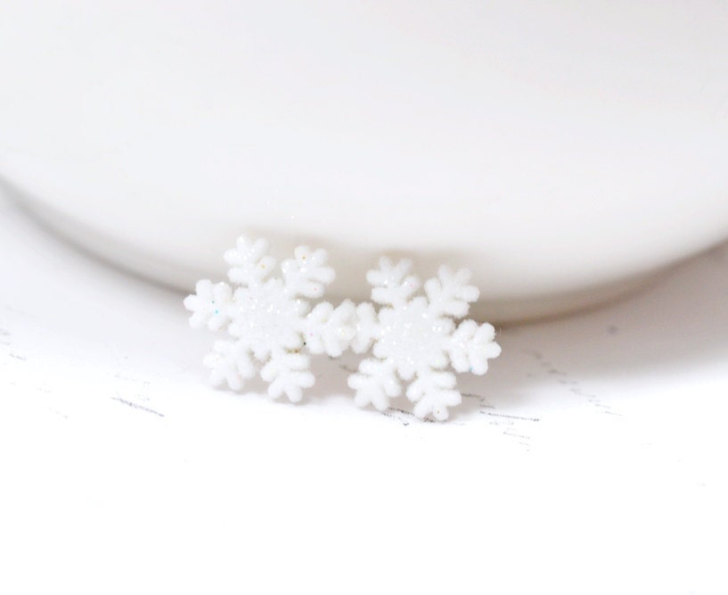 Snowflake Earrings, Snow Flake Earrings, White Snowflake Studs, Glittery Snowflake Earrings Winter Jewelry Holiday Jewelry Christmas Jewelry - NoveltyJewels