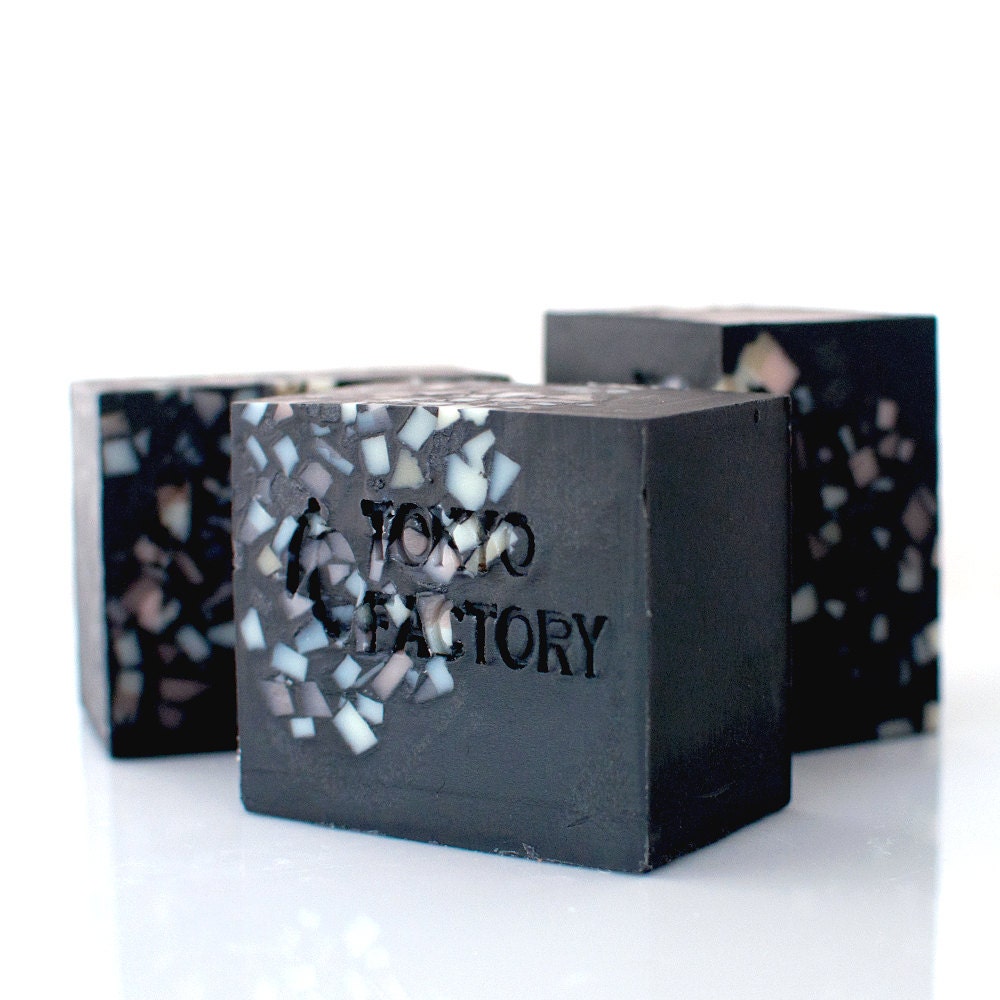 Japanese Black Kimono Soap with Organic Shea Butter  in a box - Japanese Bamboo Charcoal Powder - Vegan Soap - Detox Soap - Gift - TOKYOFACTORY