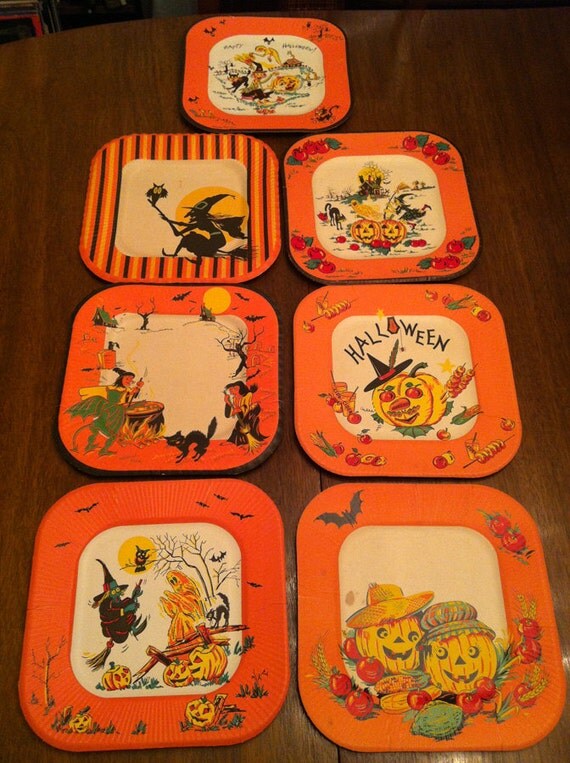 SALE 7 Vintage Halloween Paper Plates by oelectricmayhemo on Etsy