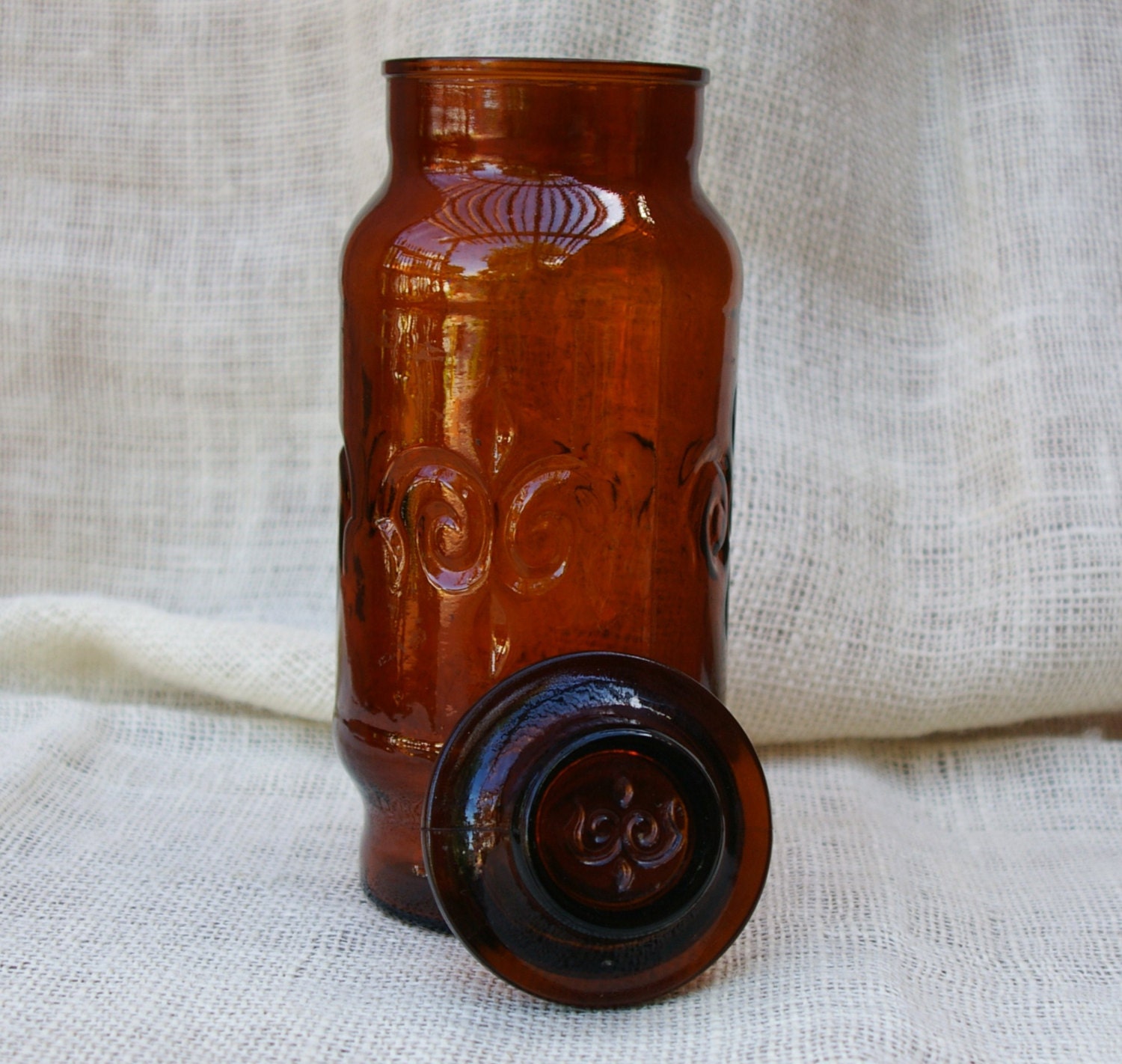 Amber Jar with Fleur De Lis Pattern - TrellisLaneVintage