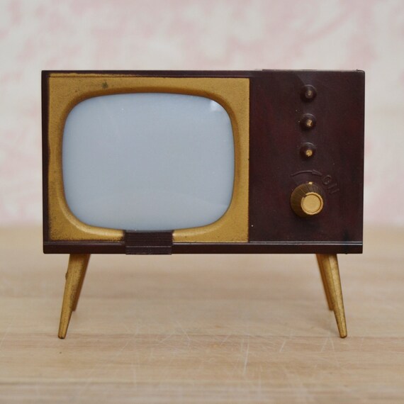 Vintage 1950s TV Salt and Pepper Shakers by NevermoreVintage