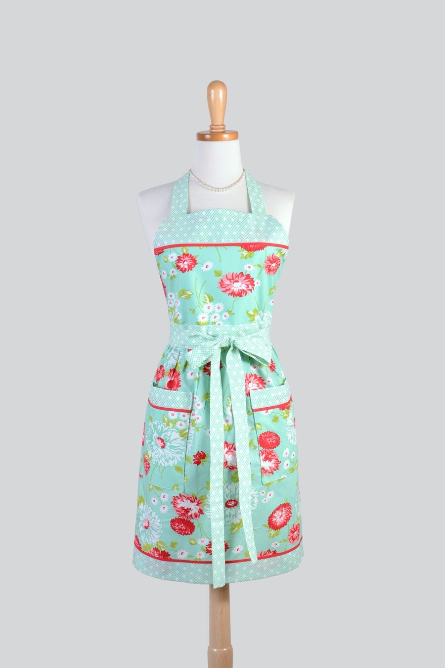 Full Bib Womens Apron . Vintage Style Retro By Creativechics