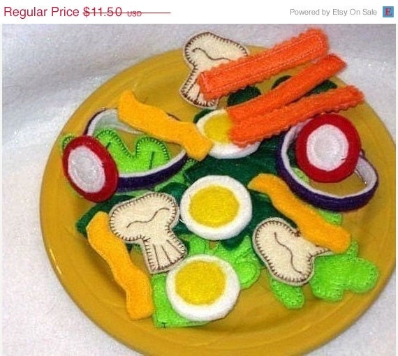 END OF YEAR Play food, pretend food felt food salad Salad 22 Piece Set Il_570xn