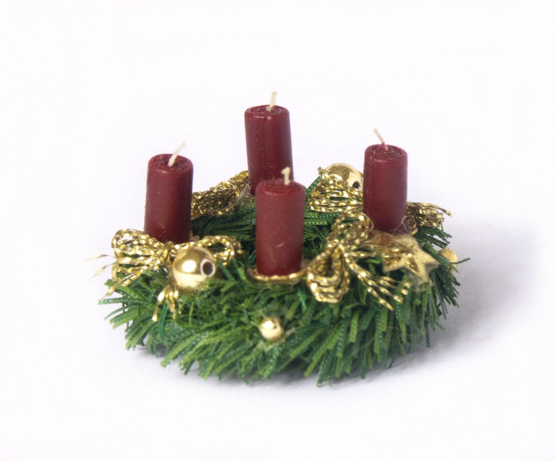 Miniature Advent Wreath for your Dollhouse - DinkyWorld