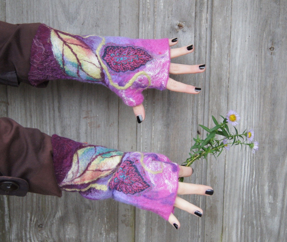 Hand felted mittens , lavender purple, decorated with silk fabric, leaves and natural silk yarn . OOAK - filcAlki