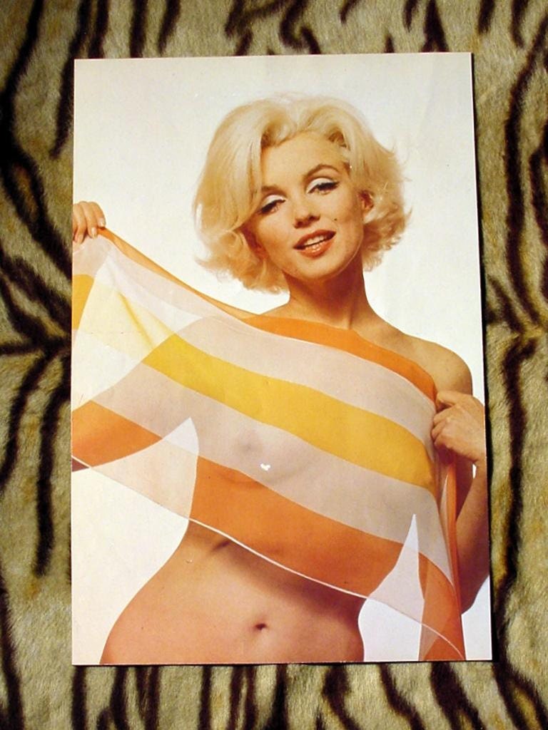 Marilyn Monroe Vintage Nude Pin Up Poster Topless Photo