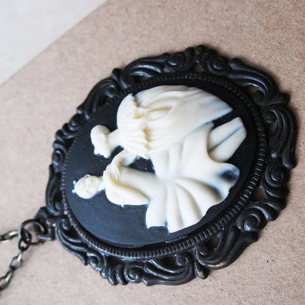 Black and White Large Necklace. Vintage Victorian Inspired. Ballerina Necklace. - pulpsushi