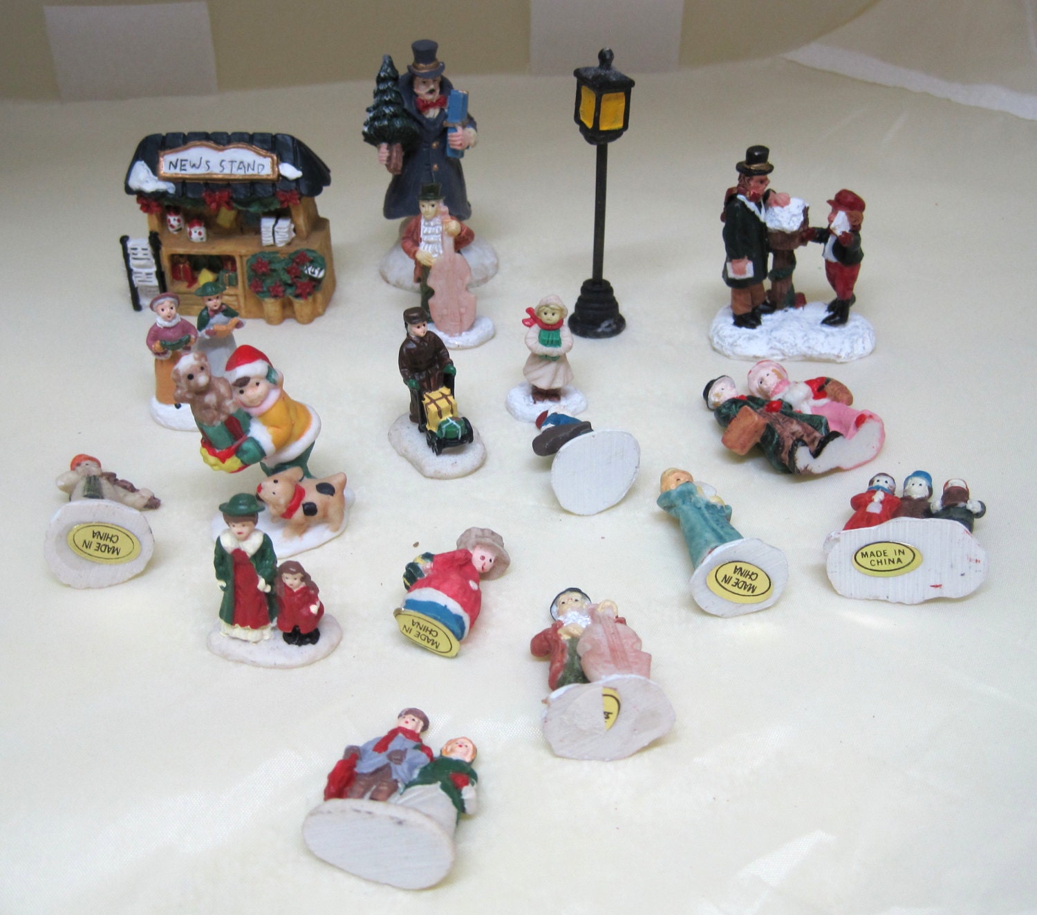 christmas village miniature figurines