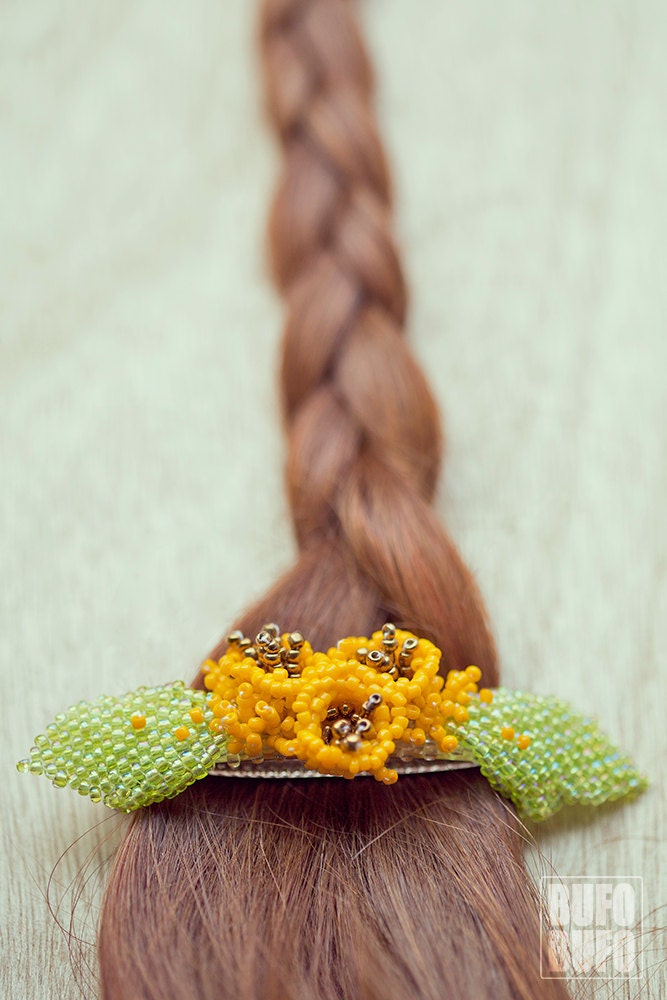 Beaded Flowers, hairclip, gift for woman, hair barette : MYSTERY GARDEN - BUFOxBUFO