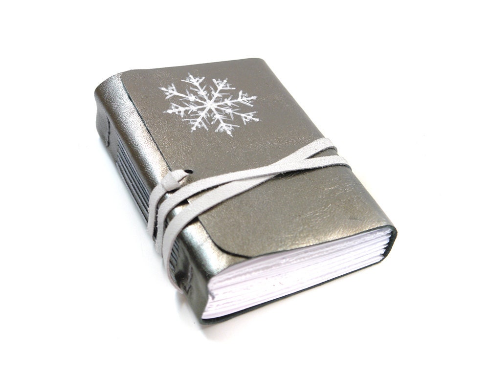 Silver Leather Journal, 400 Pages Diary, Notebook in Silver, White Paper, Gray Winter Christmas - OOAK Snow Flake - Baghy