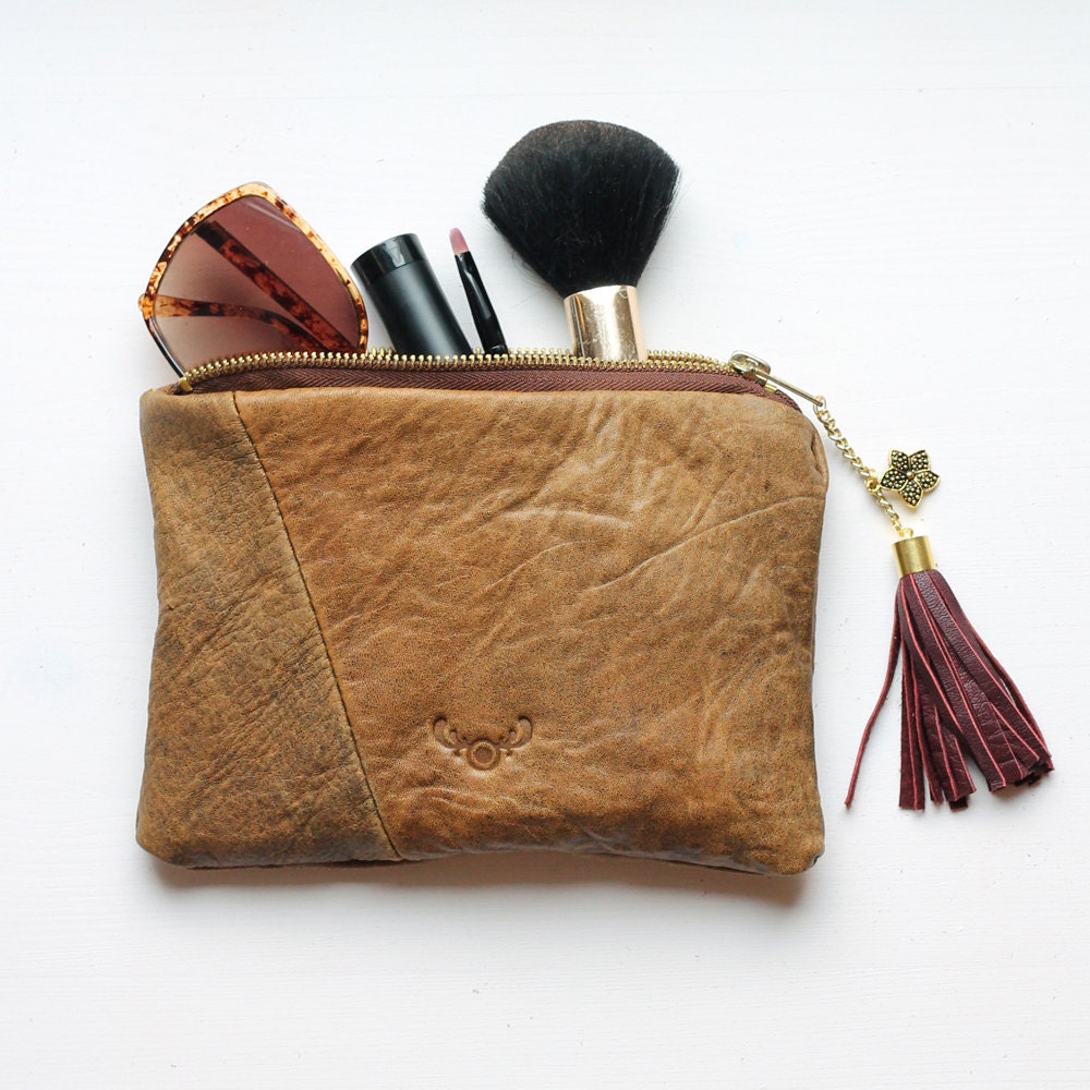 Natural leather purse / repurposed brown by nextLIFEproject
