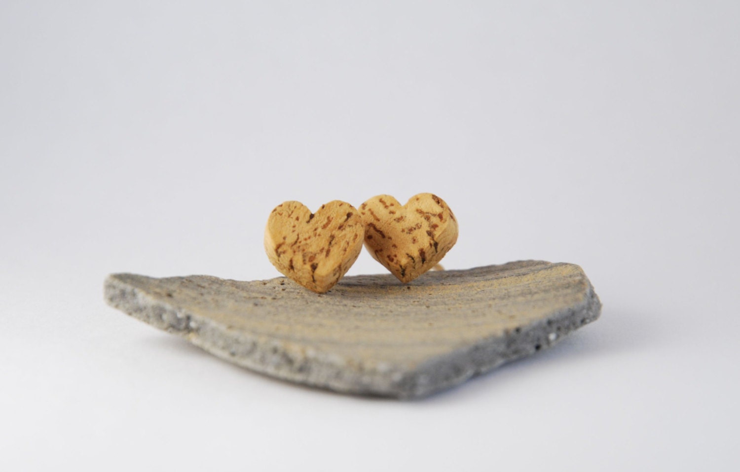 Valentines day gift - Wine cork heart earrings â�� Ecofriendly upcycled earrings â�� Wine cork crafts â�� Heart shaped earrings - Wooden earring - BalanceAtelier