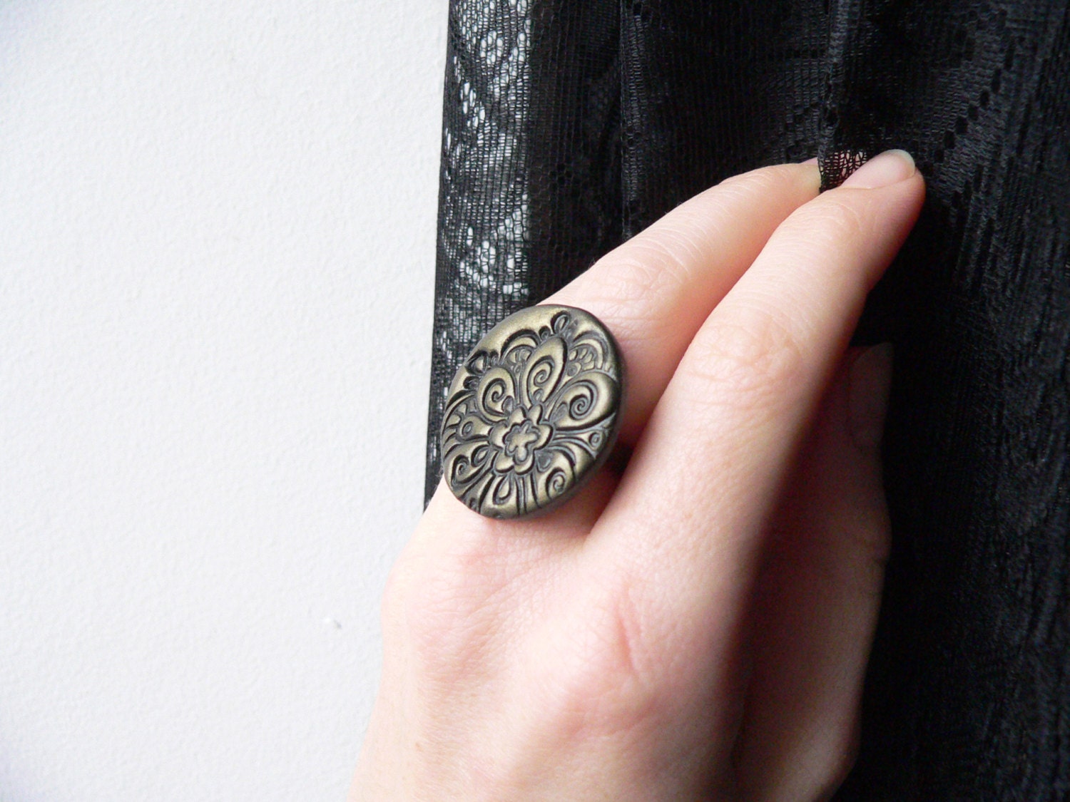 Black ring, statement ring, adjustable ring, polymer clay, oversized ring, textured ring - islaclay