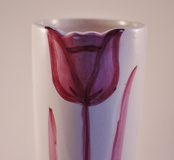 Vintage Hand Painted Pink Tulip Vase by KitschyKitschyYAYAYE