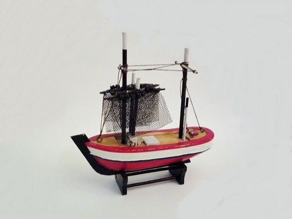 Vintage Fishing Boat Model - oppning