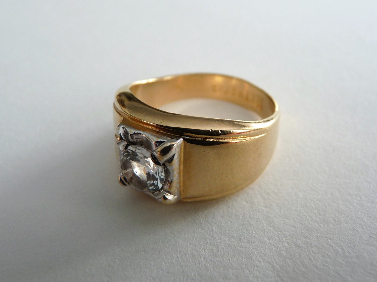 Vintage 18 KT HGE Gold Bling Ring with Diamond like by bookedge