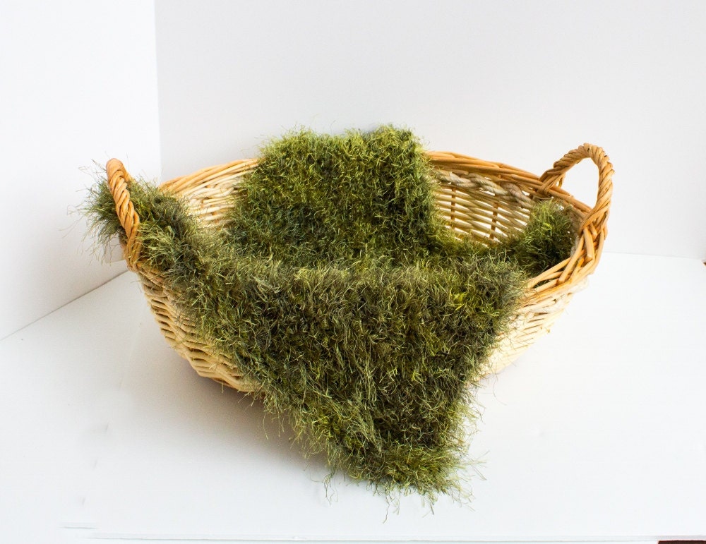 SALE.. Green Moss Grass Photo Prop, Newborn Photo Prop, Fuzzy Green Baby Mini Blanket Wrap, Basket Stuffer. - SweetBabyJamesShop
