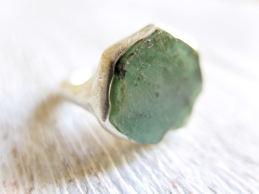 EMERALD // Sterling silver ring with natural Emerald slice - masaoms