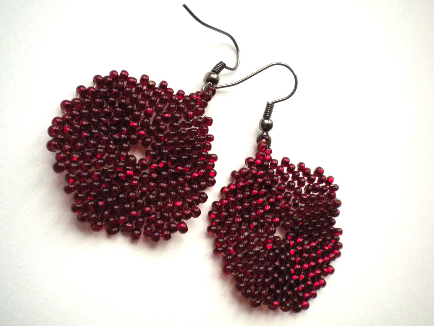 Burgundy earrings, red wine earrings, berry red earrings, dark red earrings, peyote beaded round earrings - MaaritJ